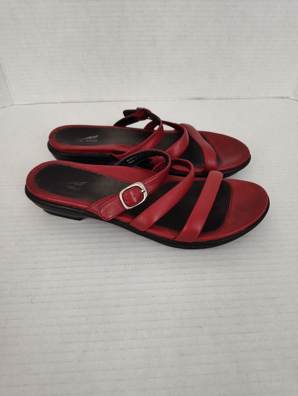 Dansko Red Leather Slide Sandals Size 37 US 6.5-7 Strappy Slip on Comfort Shoes